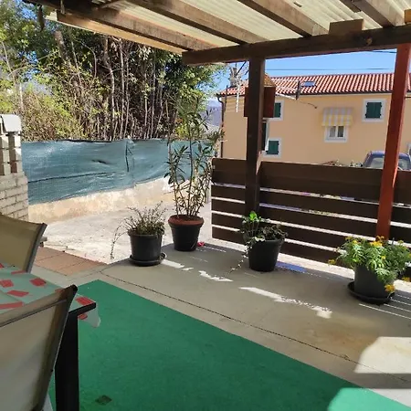 Maison d'hôtes Ellena Sunshine 2*
