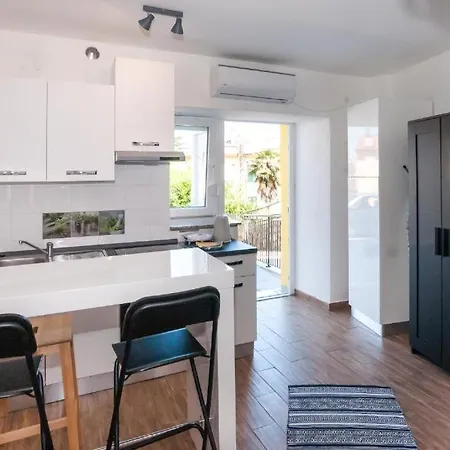 Maison d'hôtes Ellena Sunshine 2*